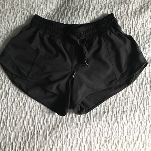 Lululemon Hotty Hot short